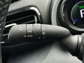 Toyota Yaris 1.5 Hybrid Executive Bi-Tone thumbnail 15