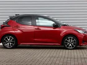 Toyota Yaris 1.5 Hybrid Executive Bi-Tone thumbnail 3