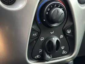 Toyota Aygo thumbnail 16