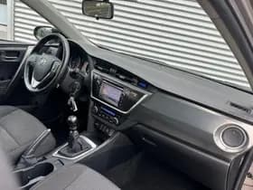 Toyota Auris thumbnail 13