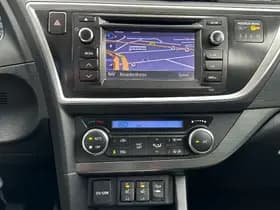 Toyota Auris thumbnail 18