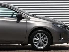 Toyota Auris thumbnail 8