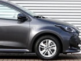 Toyota Yaris thumbnail 8