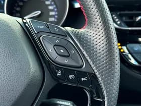 Toyota C-HR thumbnail 21