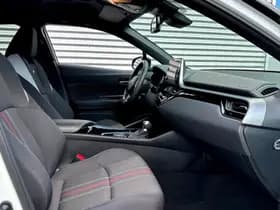 Toyota C-HR thumbnail 4