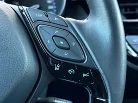 Toyota C-HR thumbnail 19