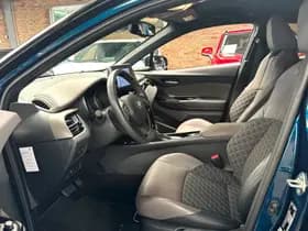 Toyota C-HR thumbnail 5