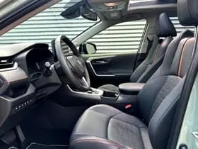 Toyota RAV4 thumbnail 5