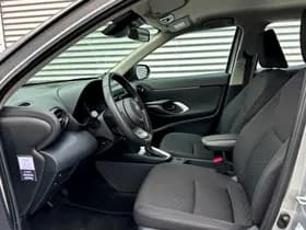 Toyota Yaris Cross thumbnail 5