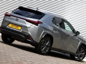 Lexus UX thumbnail 12