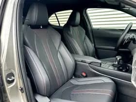 Lexus UX thumbnail 14