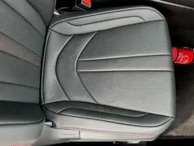 Lexus UX thumbnail 16