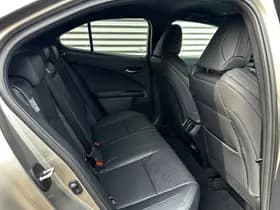 Lexus UX thumbnail 17