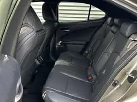 Lexus UX thumbnail 18