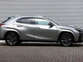 Lexus UX thumbnail 3