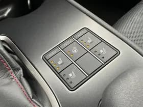 Lexus UX thumbnail 25