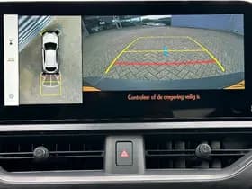 Lexus UX thumbnail 30