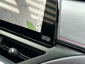 Lexus UX thumbnail 32