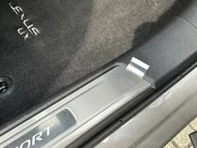 Lexus UX thumbnail 37