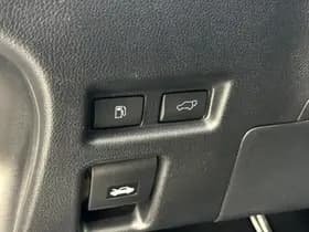 Lexus UX thumbnail 40