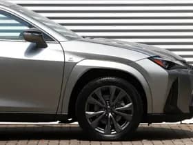 Lexus UX thumbnail 8