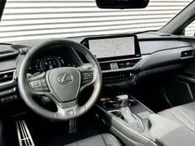 Lexus UX thumbnail 9