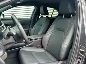 Lexus UX thumbnail 12