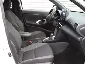 Toyota Yaris Cross thumbnail 3