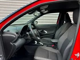 Toyota Yaris Cross thumbnail 5