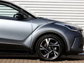 Toyota C-HR thumbnail 6