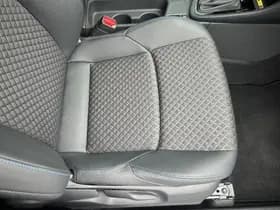 Toyota Yaris thumbnail 15
