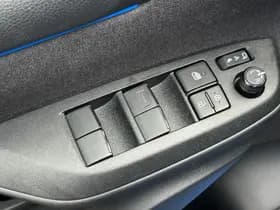 Toyota Yaris thumbnail 25