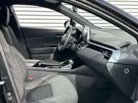 Toyota C-HR thumbnail 4