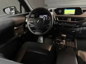 Lexus UX thumbnail 2