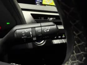 Lexus UX thumbnail 13