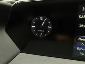 Lexus UX thumbnail 16
