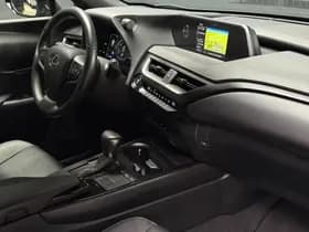 Lexus UX thumbnail 22