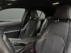Lexus UX thumbnail 6