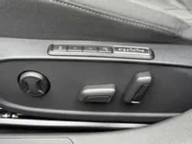 Volkswagen Golf thumbnail 10