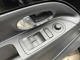 Volkswagen Up thumbnail 15