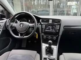 Volkswagen Golf thumbnail 31