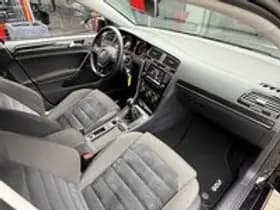 Volkswagen Golf thumbnail 32