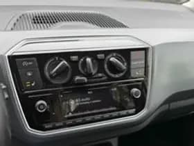 Volkswagen Up thumbnail 25