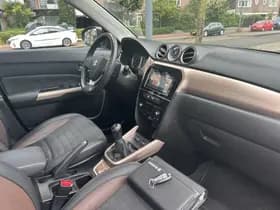 Suzuki Vitara 1.6 High Executive thumbnail 3