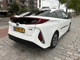 Toyota Prius 1.8 Plug-in Business Plus thumbnail 2
