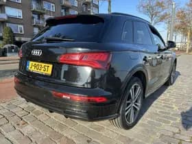 Audi Q5 2.0 TFSI quattro Sport S Line Black Edition thumbnail 2