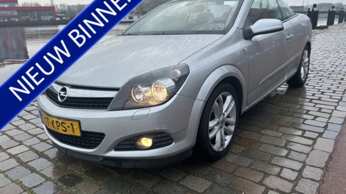 Opel Astra TwinTop 1.8 Temptation — foto 1