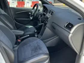 Volkswagen Polo 1.4 TSI BlueGT thumbnail 3