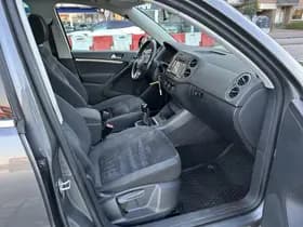 Volkswagen Tiguan thumbnail 3