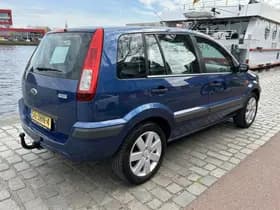 Ford Fusion thumbnail 2